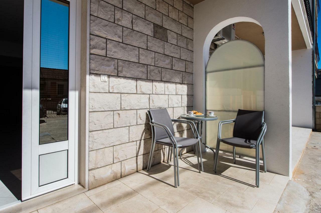 Apartmani Mila Podstrana Exterior foto